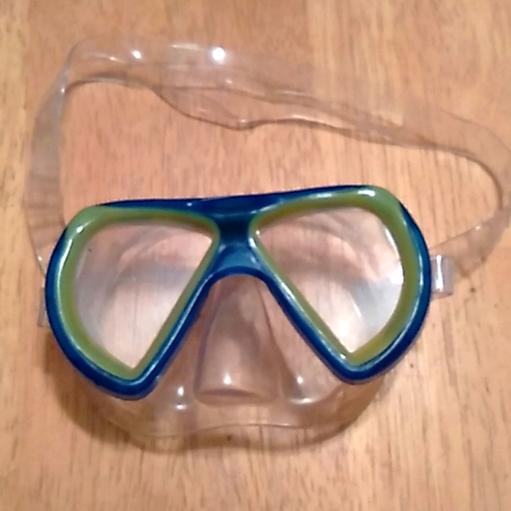 Boys swim mask